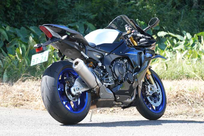 【ヤマハ YZF-R1M 試乗記】地球最速移動手段の筆頭で背徳感に酔いしれる 04画像
