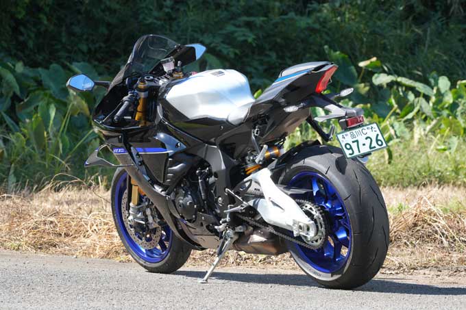 【ヤマハ YZF-R1M 試乗記】地球最速移動手段の筆頭で背徳感に酔いしれる 06画像