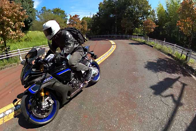 【ヤマハ YZF-R1M 試乗記】地球最速移動手段の筆頭で背徳感に酔いしれる 07画像