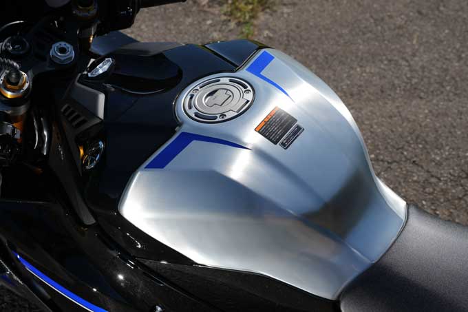 【ヤマハ YZF-R1M 試乗記】地球最速移動手段の筆頭で背徳感に酔いしれる 16画像
