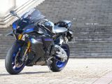 【ヤマハ YZF-R1M 試乗記】地球最速移動手段の筆頭で背徳感に酔いしれる