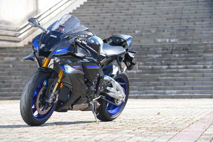 【ヤマハ YZF-R1M 試乗記】地球最速移動手段の筆頭で背徳感に酔いしれる main画像
