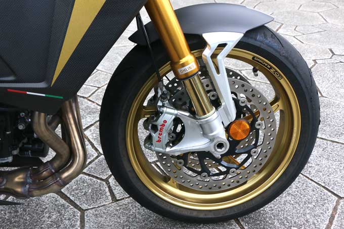 【ビモータ KB4RC 試乗記】カワサキ製4気筒エンジンを搭載したイタリア生まれのモダンカフェレーサー 09画像