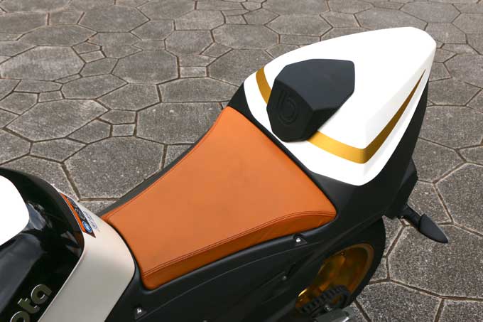 【ビモータ KB4RC 試乗記】カワサキ製4気筒エンジンを搭載したイタリア生まれのモダンカフェレーサー 15画像