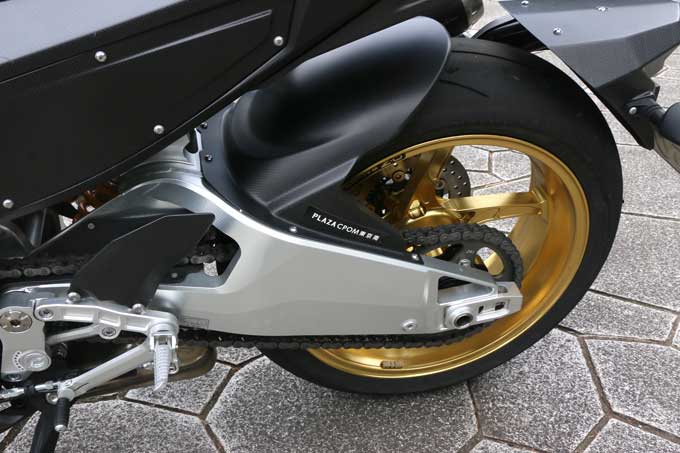 【ビモータ KB4RC 試乗記】カワサキ製4気筒エンジンを搭載したイタリア生まれのモダンカフェレーサー 16画像