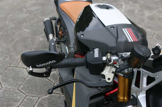 【ビモータ KB4RC 試乗記】カワサキ製4気筒エンジンを搭載したイタリア生まれのモダンカフェレーサー 19画像