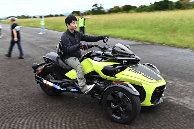 滑走路を愛車で走れる！　バイク専用SNS『モトクル』主催のバイクミーティングイベント「モトクル DAY 2025」 画像015
