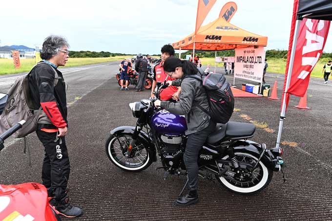 滑走路を愛車で走れる！　バイク専用SNS『モトクル』主催のバイクミーティングイベント「モトクル DAY 2025」 画像17
