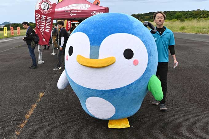 滑走路を愛車で走れる！　バイク専用SNS『モトクル』主催のバイクミーティングイベント「モトクル DAY 2025」 画像21