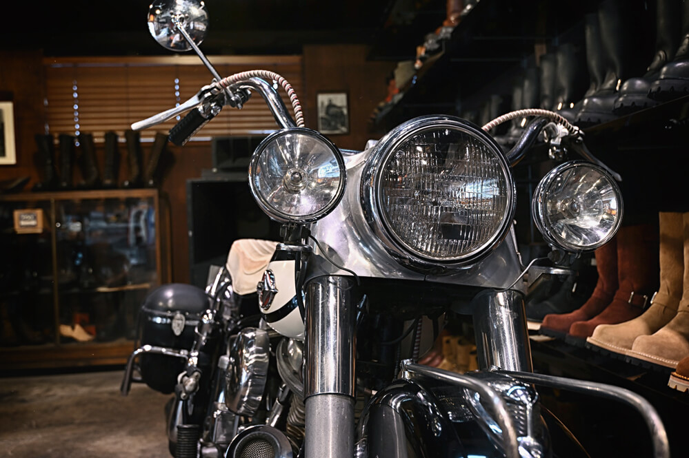 【WESCO x LANGLITZ LEATHERS BOSS×H-D 1960 FLH】ウエスコxラングリッツのエンジニアブーツ「ボス」&ハーレー「デュオグライド」 03画像