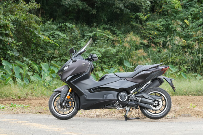 【ヤマハTMAX560 テックマックス ABS 試乗記】これぞ究極的移動手段の極み 03画像