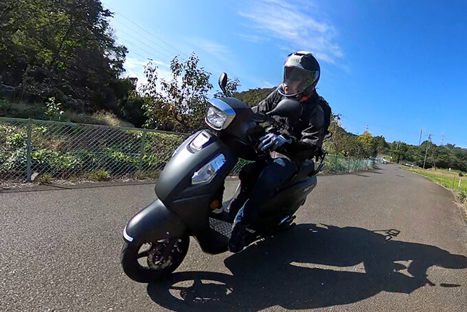 【スズキ アドレス125 試乗記】ガンガン使えてしかも経済的! 04画像