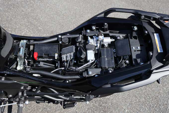 【カワサキ ヴェルシス1100SE 試乗記】数々の電子デバイスで快適な走りを実現するアドベンチャーツアラーが排気量アップでさらに進化16画像