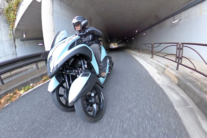 【ヤマハ トリシティ155 試乗記】3輪キャンバースラストの究極的旋回能力健在 04画像