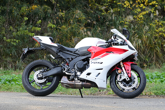 【ヤマハ YZF-R9 試乗記】突如現れた次男はファミリー随一の暴れん坊 02画像