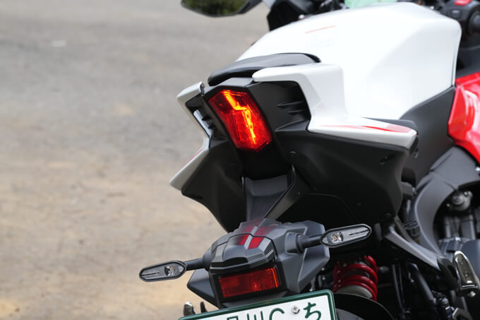 【ヤマハ YZF-R9 試乗記】突如現れた次男はファミリー随一の暴れん坊 20画像