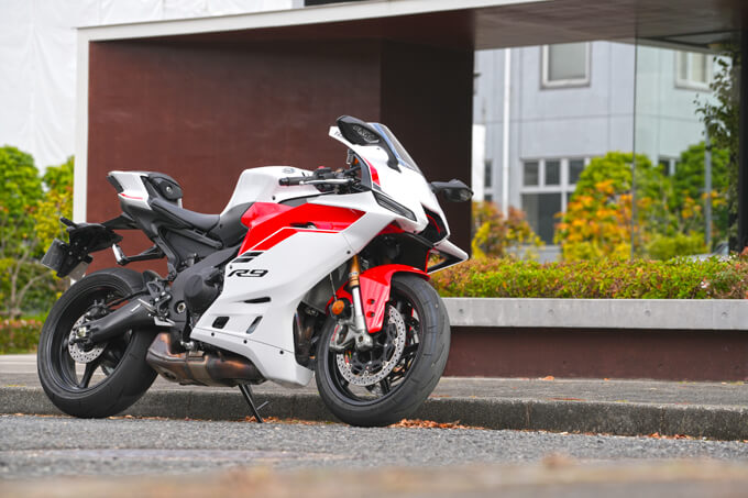 【ヤマハ YZF-R9 試乗記】突如現れた次男はファミリー随一の暴れん坊 main画像