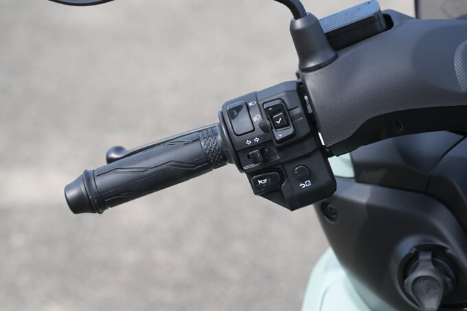 【ヤマハ トリシティ155 試乗記】3輪キャンバースラストの究極的旋回能力健在 18画像