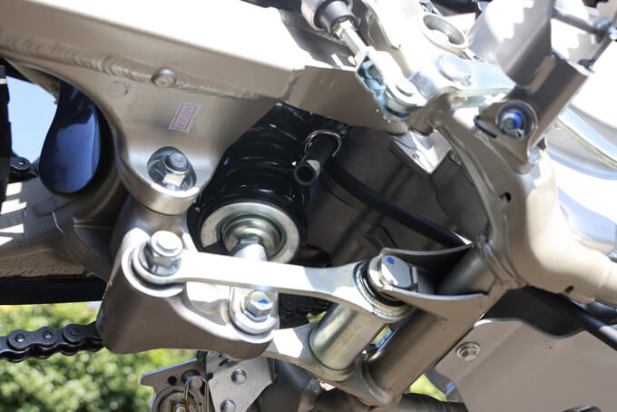 【カワサキ KLX230シェルパS 試乗記】シート高をさらに低く！　誰にでも扱いやすい“トコトコ系”オフロードモデル!!18画像