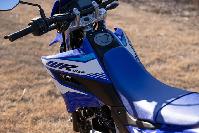 【ヤマハ WR125R 試乗記】25年ぶりの復活、125ccフルサイズトレールの真価とはの18画像