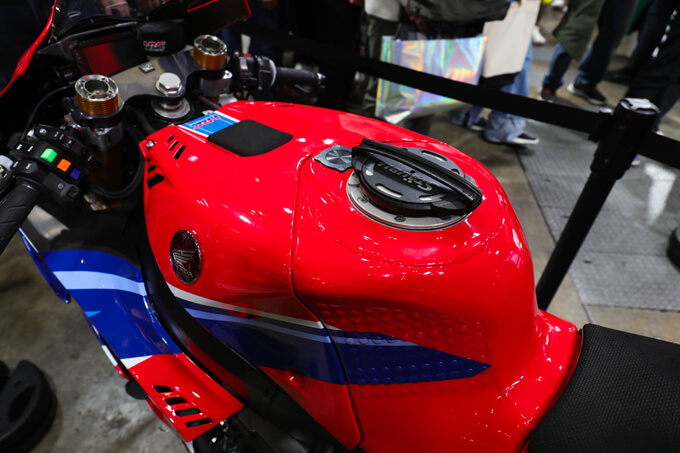 入場者数はコロナ禍以降最大27万人！　「東京オートサロン2026」のバイクネタをお届け!!　画像04