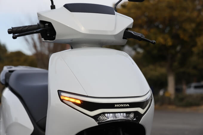 【ホンダ CUV e: 試乗記】2人乗りもOK！ 日常でしっかり使える実用的な原付2種EVスクーター　11画像