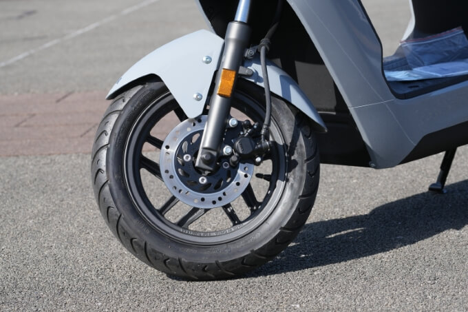 【ヤマハ JOG E 試乗記】新鮮さとおしゃれ感で心はビンビンに!! 16画像