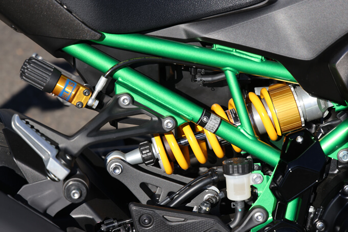 【カワサキ Z900SE 試乗記】電子制御のサポートが手厚く進化、豪華な足回りを持つ扱いやすいネイキッド　17画像
