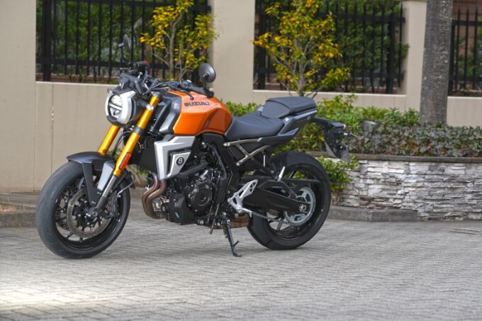 【スズキ GSX-8T 試乗記】温故知新、その先へ。美しさと走りを極めた一台 01画像