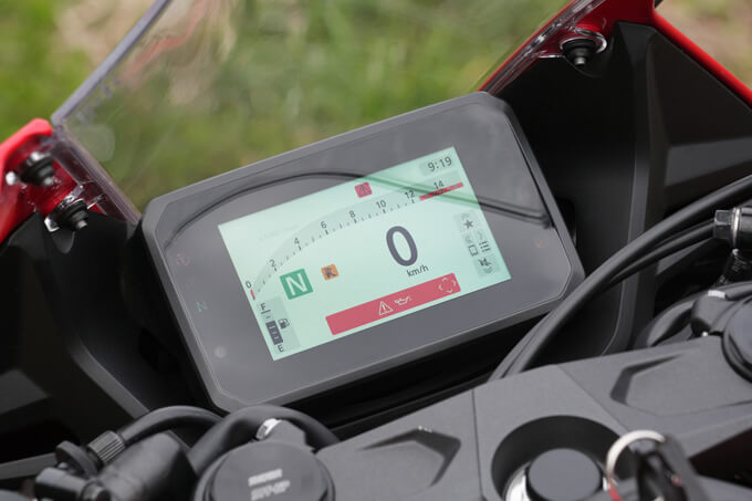 【ホンダ CBR650R E-Clutch 試乗記】切れ味鋭く深い懐、これぞ万能的スポーツ　16画像