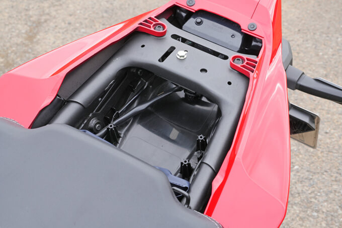 【ホンダ CBR650R E-Clutch 試乗記】切れ味鋭く深い懐、これぞ万能的スポーツ　24画像