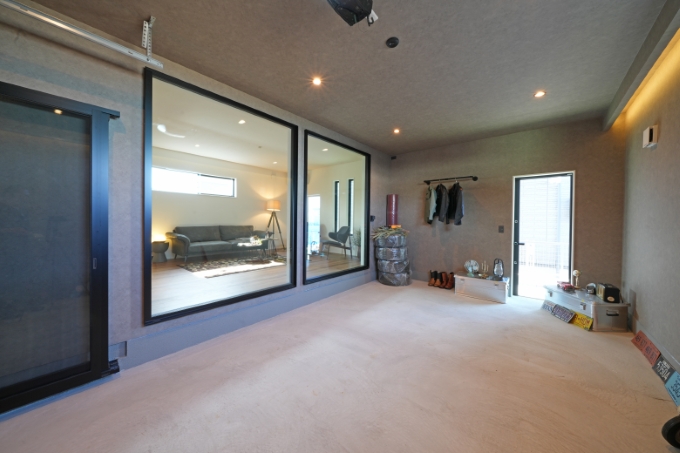 “夢のガレージライフ”を賃貸で実現！しかも快適重視のプレミアムスタイルだ！！ 02画像