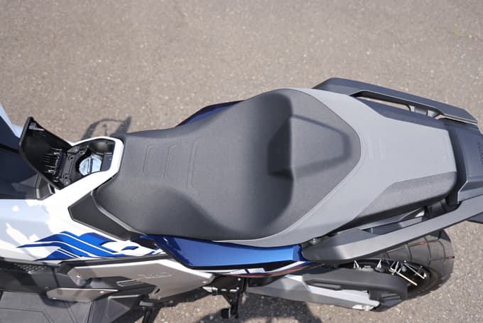 【ホンダ X-ADV 試乗記】パッと見はスクーターだがフラットダートも楽々こなす実力派!! 19画像