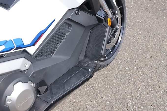 【ホンダ X-ADV 試乗記】パッと見はスクーターだがフラットダートも楽々こなす実力派!! 22画像