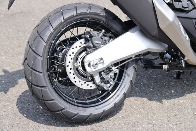 【ホンダ X-ADV 試乗記】パッと見はスクーターだがフラットダートも楽々こなす実力派!! 26画像