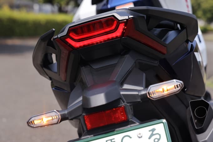 【ホンダ X-ADV 試乗記】パッと見はスクーターだがフラットダートも楽々こなす実力派!! 27画像