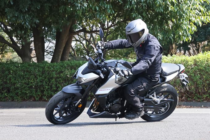 【ホンダ CB750ホーネット E-Clutch 試乗記】左手操作から解放されたミドルスポーツは さらなる万能マシンへと進化　01画像