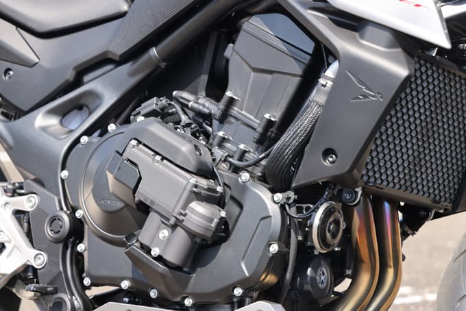 【ホンダ CB750ホーネット E-Clutch 試乗記】左手操作から解放されたミドルスポーツは さらなる万能マシンへと進化　15画像