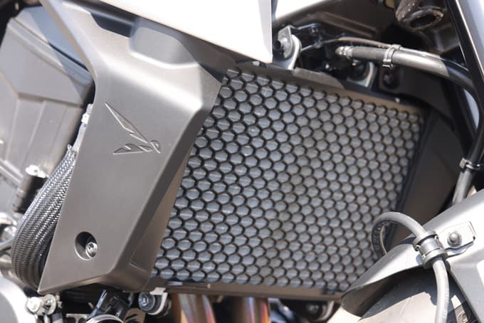 【ホンダ CB750ホーネット E-Clutch 試乗記】左手操作から解放されたミドルスポーツは さらなる万能マシンへと進化　24画像