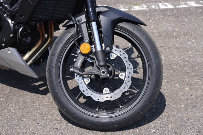 【ホンダ CB750ホーネット E-Clutch 試乗記】左手操作から解放されたミドルスポーツは さらなる万能マシンへと進化　25画像