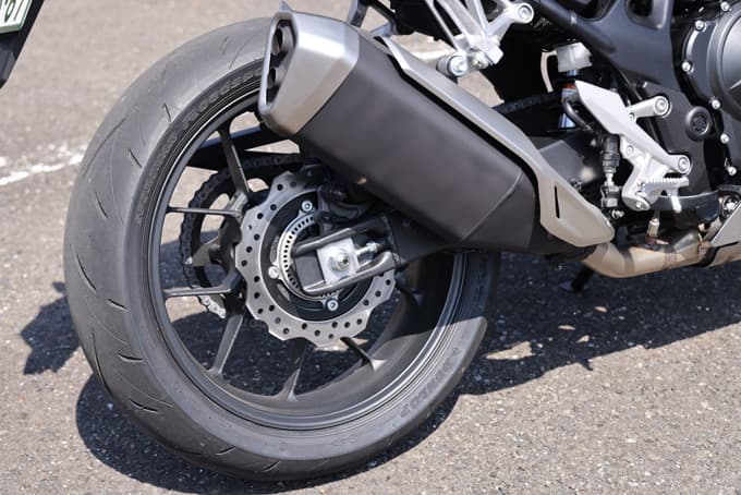 【ホンダ CB750ホーネット E-Clutch 試乗記】左手操作から解放されたミドルスポーツは さらなる万能マシンへと進化　26画像