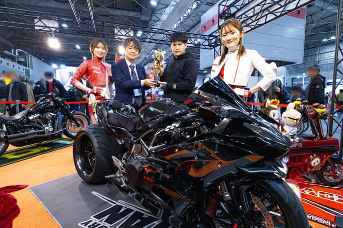 No.1に輝くマシンは!? 大阪モーターサイクルショー恒例の「カスタムワールド」が今年も熱い! 画像01