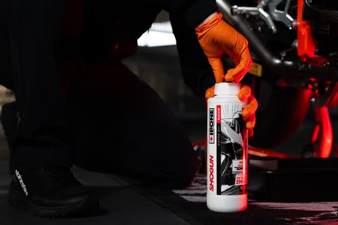 日本のバイクカルチャーにシンパシーを受けた”フランス発”ケミカルブランド「IPON」上陸!メイン画像