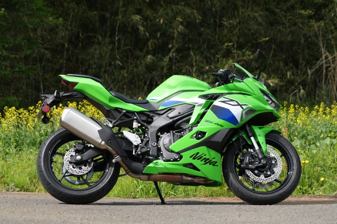 【カワサキ ニンジャZX-4RR 試乗記】国産４気筒エンジン復権の起点 ビッグバイクキラーの出力解放戦線！ 04画像