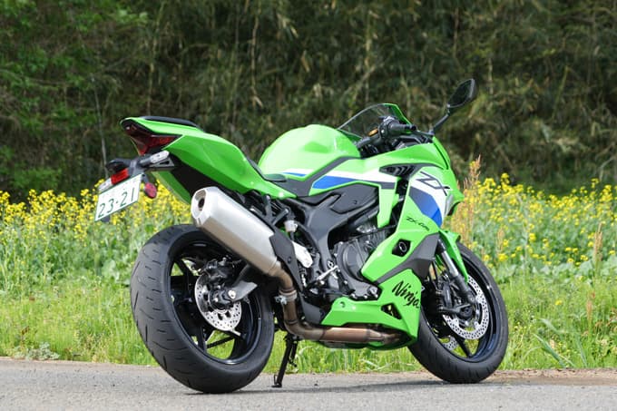 【カワサキ ニンジャZX-4RR 試乗記】国産４気筒エンジン復権の起点 ビッグバイクキラーの出力解放戦線！ 10画像