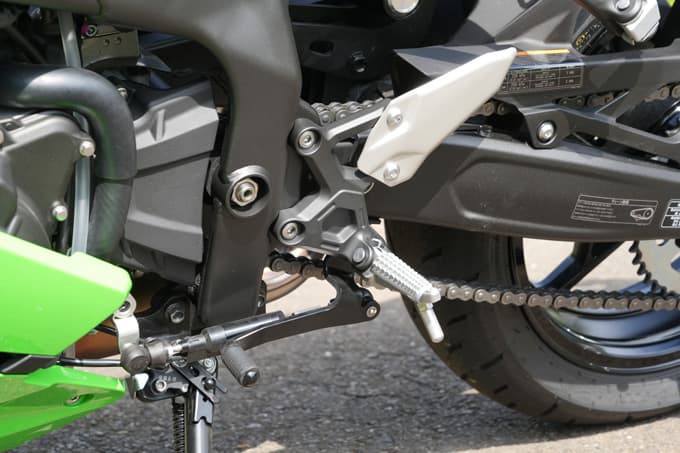 【カワサキ ニンジャZX-4RR 試乗記】国産４気筒エンジン復権の起点 ビッグバイクキラーの出力解放戦線！ 20画像