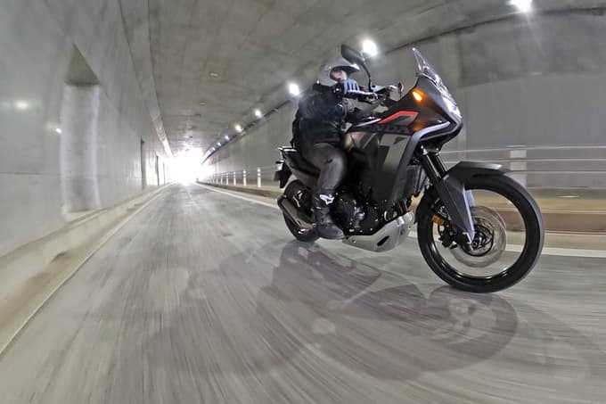 【ホンダ XL750トランザルプ E-Clutch 試乗記】左手を休ませても冒険心は失わない  万能アドベンチャーにEクラッチという最適解！！の01画像