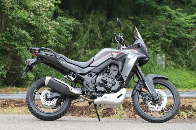 【ホンダ XL750トランザルプ E-Clutch 試乗記】左手を休ませても冒険心は失わない  万能アドベンチャーにEクラッチという最適解！！の04画像