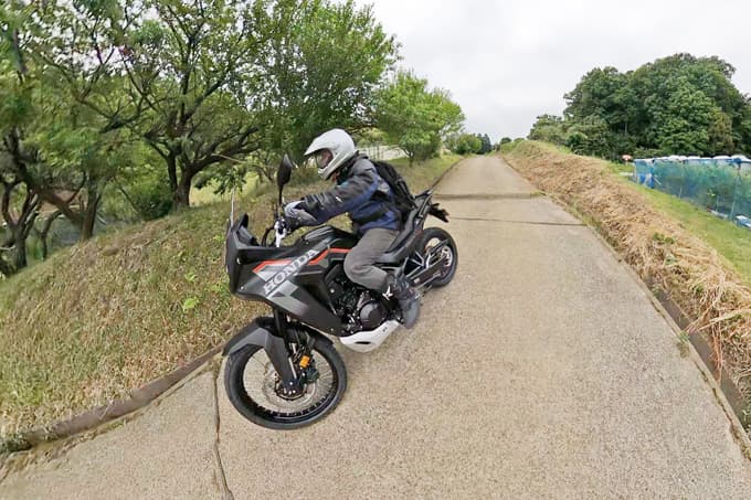 【ホンダ XL750トランザルプ E-Clutch 試乗記】左手を休ませても冒険心は失わない  万能アドベンチャーにEクラッチという最適解！！の09画像