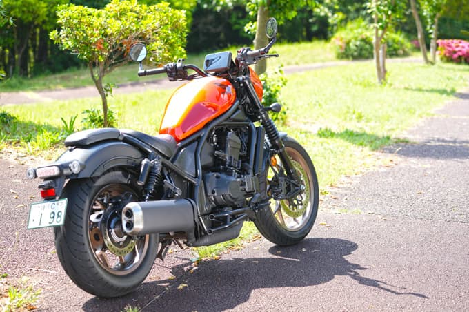 【ホンダ レブル1100Sエディション DCT 試乗記】 十徳ナイフのごとき万能性が魅力! 安心・快適・超楽しい満足クルーザー!! 05画像